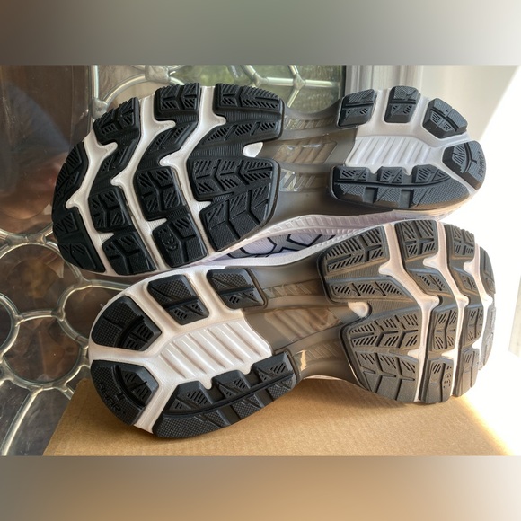 🆕 NIB ASICS Kayano 27 Women’s Size 5 ✨ - Picture 4 of 9